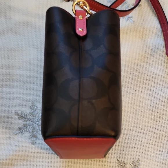 Coach Mini Town Bucket Crossbody Bag With Gold Hangtag. NWOT. H21292-C7269 - Picture 8 of 15